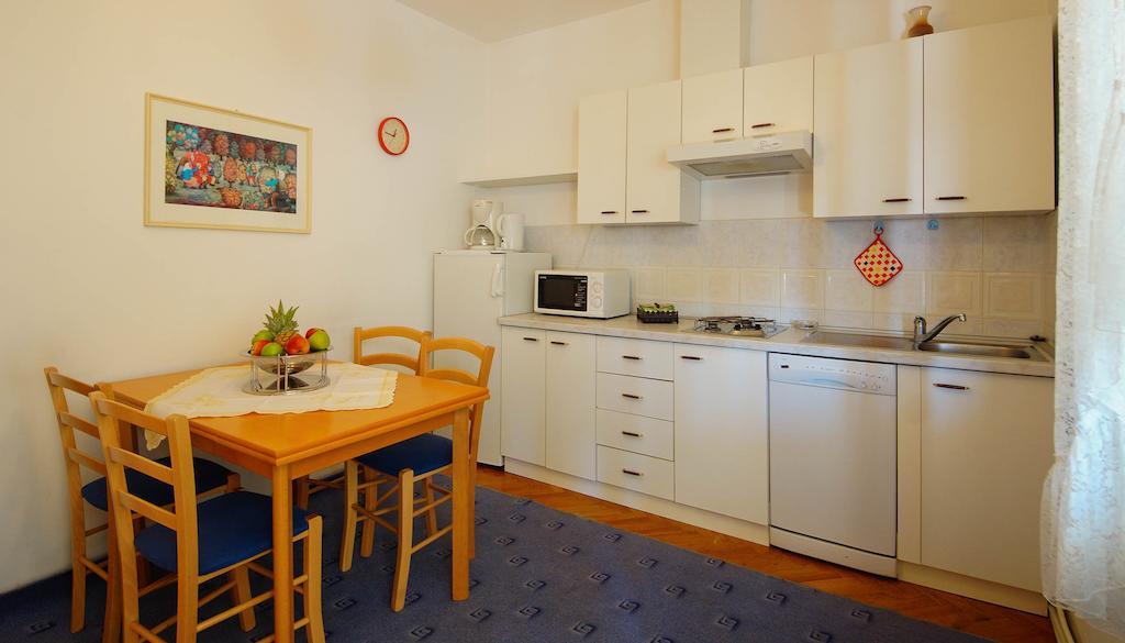 Apartments Lina Novi Vinodolski Habitación foto