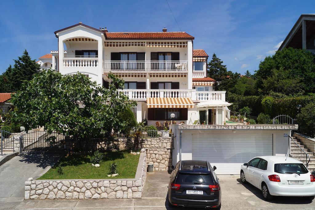 Apartments Lina Novi Vinodolski Exterior foto