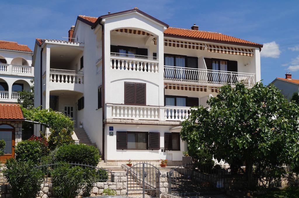 Apartments Lina Novi Vinodolski Exterior foto