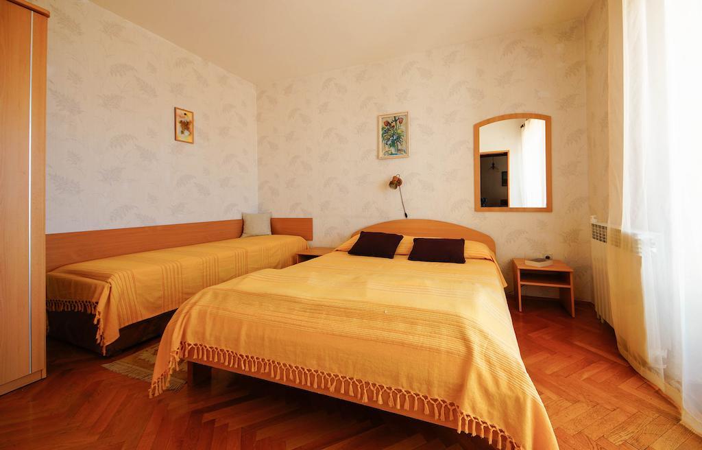 Apartments Lina Novi Vinodolski Habitación foto