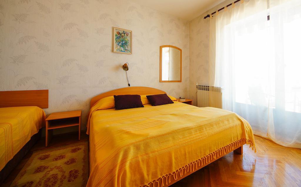 Apartments Lina Novi Vinodolski Habitación foto